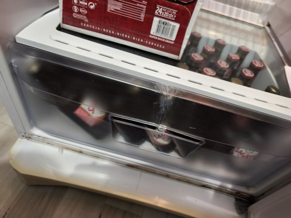 Frigorífico Indesit grande a funcionar bem