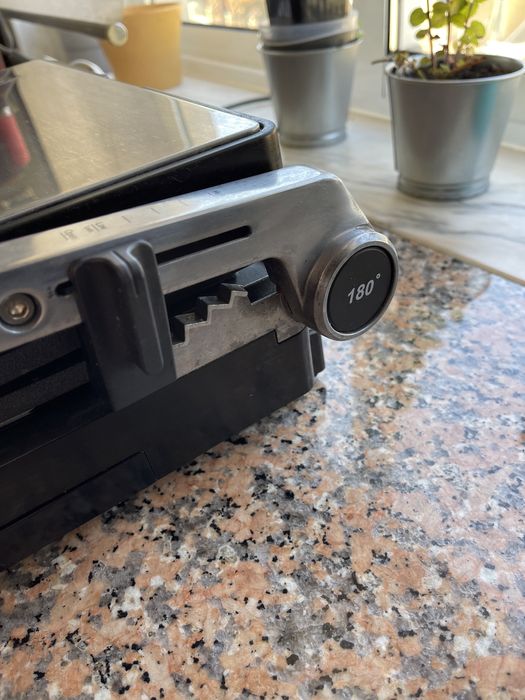 Grelhador Eléctrico de Placas