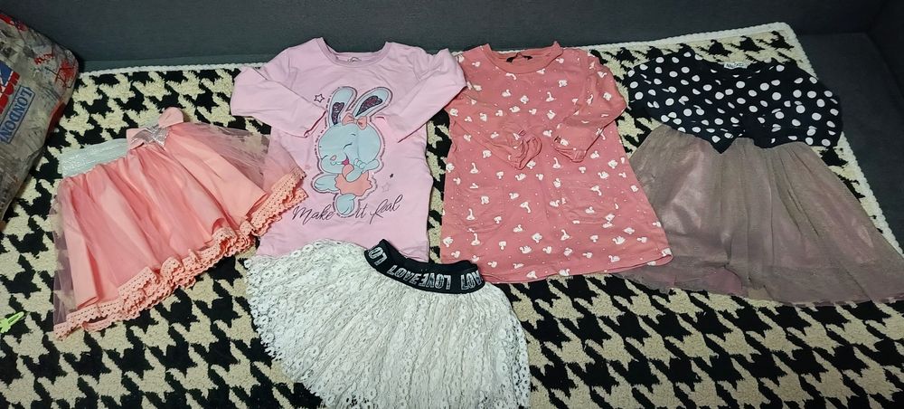 Продам одяг для дівчинки,98-100 розміру