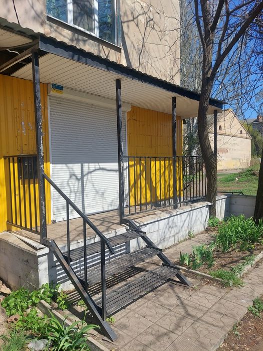 Продам коммерческое помещение Центр (Выведено из жилого фонда)