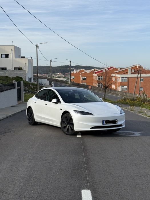 Tesla Modelo 3 SR Highland