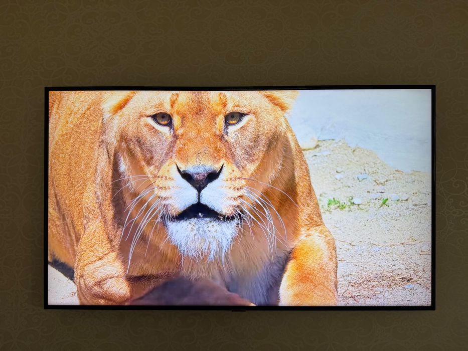 Телевизор SAMSUNG 55" дюймов 4K Ultra HD Smart TV состояние нового!