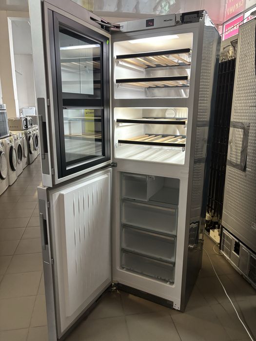 Винний холодильник Miele KWNS28462E