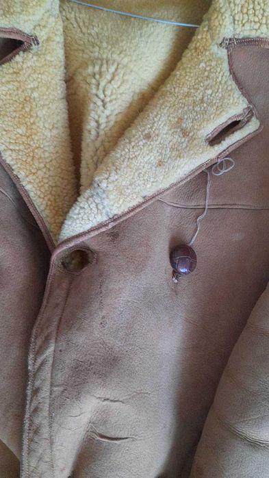 stary męski kożuch barani, grupa rekonstrukcyjna, film