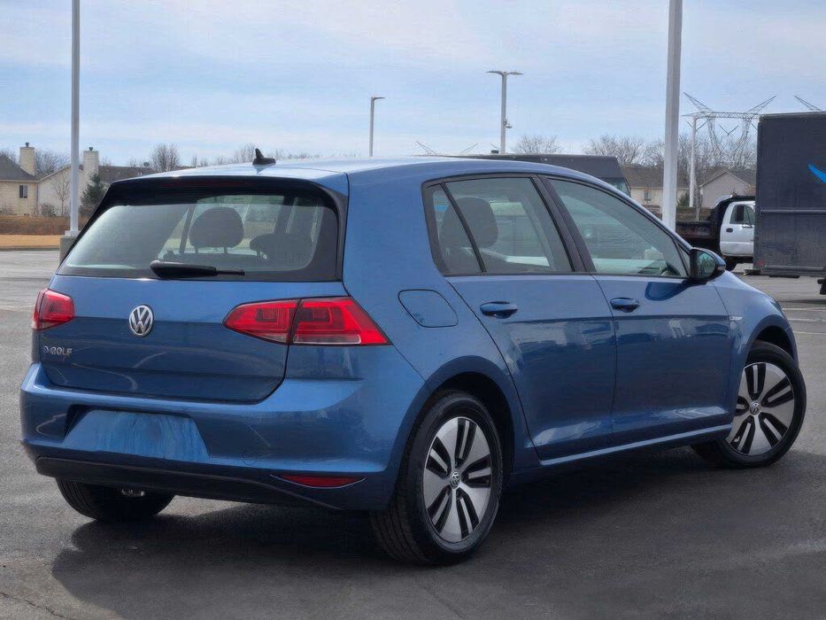 Volkswagen e-Golf SEL Premium      2016
