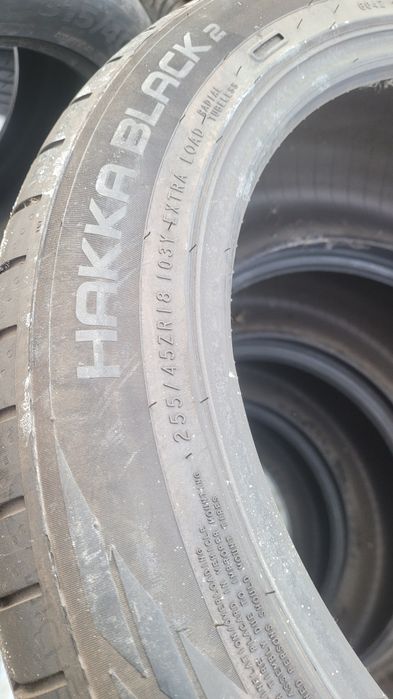 255 45 18 Nokian Hakka Black2