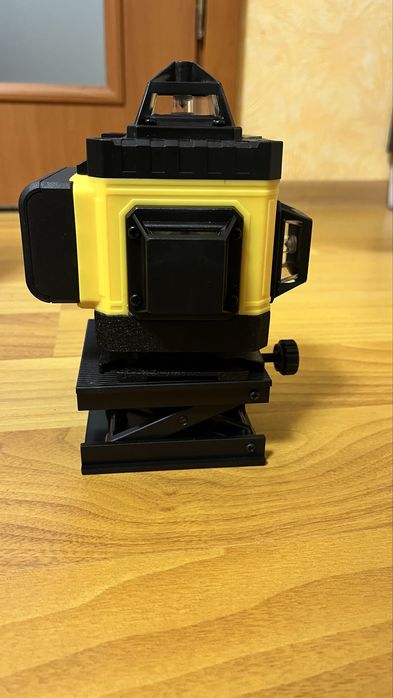 Нівелір лазерний в кейсі