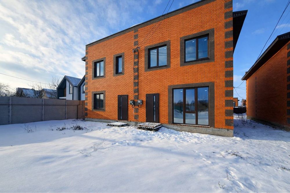 Продам таунхаус в чистовому та опаленям