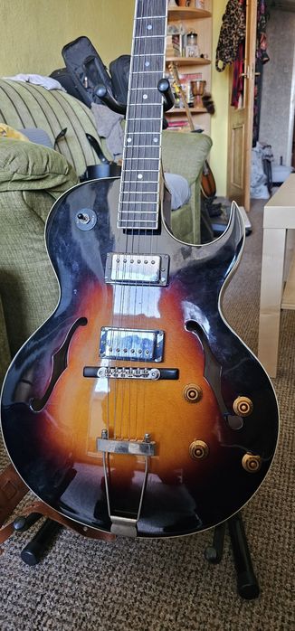 The Loar LH280 hollow body (ES175)