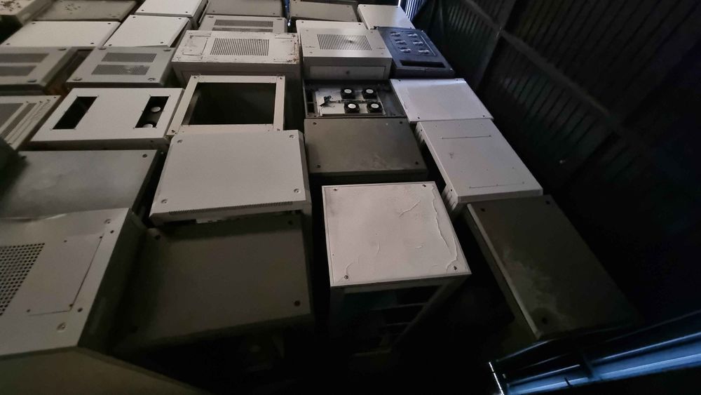 Bastidores 42U e 48U para Servidores e Redes