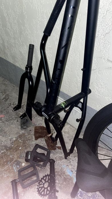 Продаю BMX KINK LAUNCH (Black)