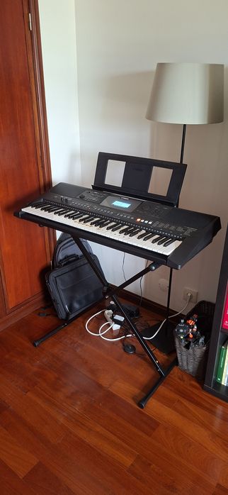 Teclado Yamaha PSR E463