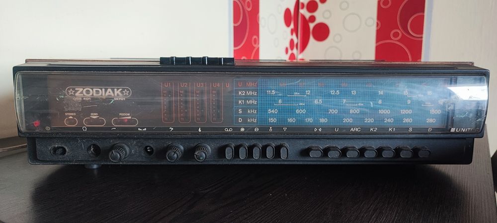 UNITRA Zodiak DSS 401 (14701) – klasyczne radio, uruchamia się