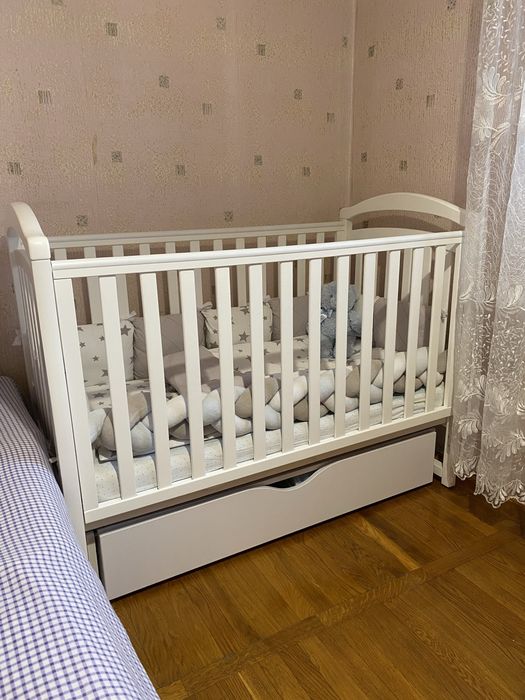 Ліжечко Veres ЛТД6 білого кольору з поперечним маятником та шухлядою