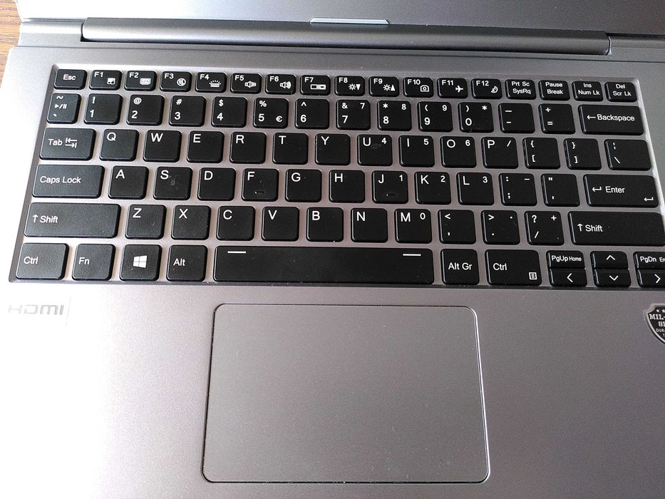 Portátil Clevo L141CU 14'' - 1 TB, 24GB RAM