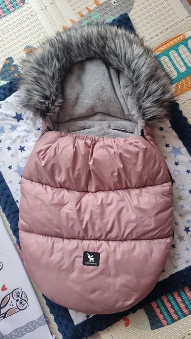 Ciepły śpiworek do wózeczka