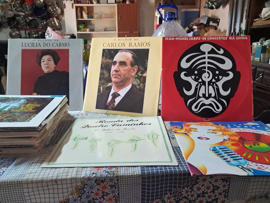 Discos de vinil ,fados,pop