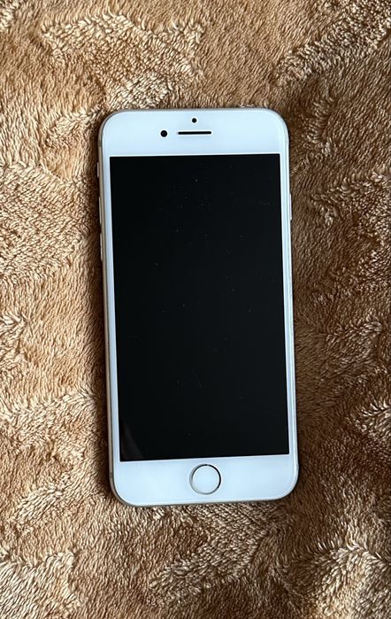 Iphone 8 64 ГБ битая задняя часть