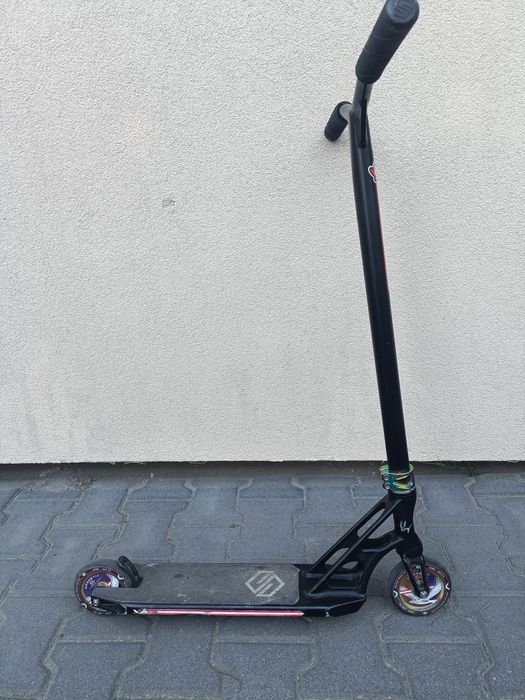 Hulajnoga Striker bgseakk magnetit