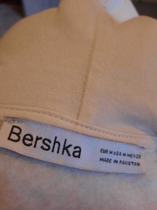 Oversized Sweatshirt from Bershka and Pull&Bear, Size M64730029606659121