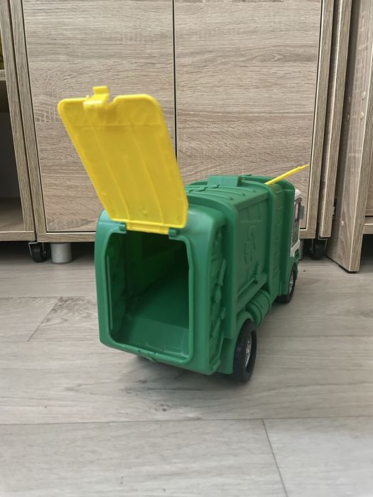 Продам іграшковий сміттєвоз