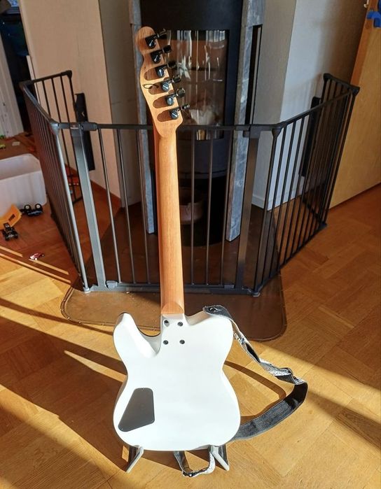 Guitarra Charvel Joe Duplantier San Dimas