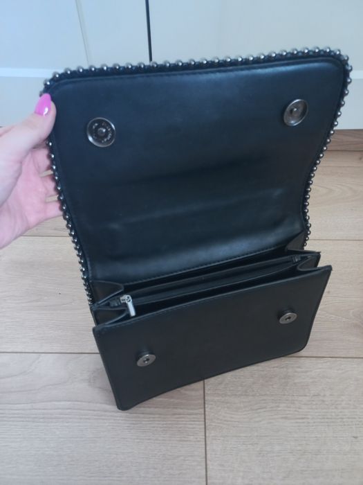 Torebka czarna GUESS