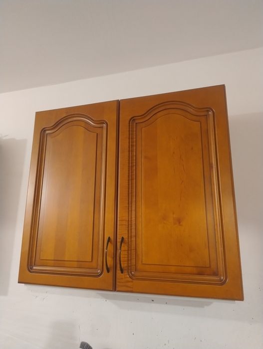 Szafki kuchenne, drewniane fronty