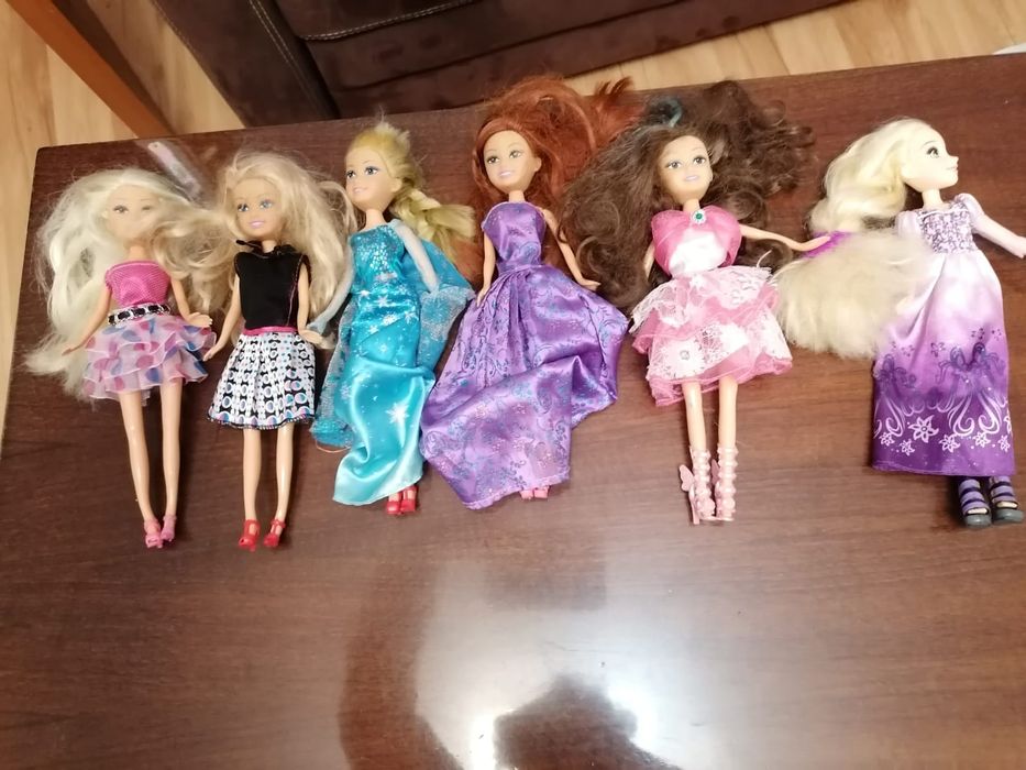 Sprzedam zestaw 6 lalek