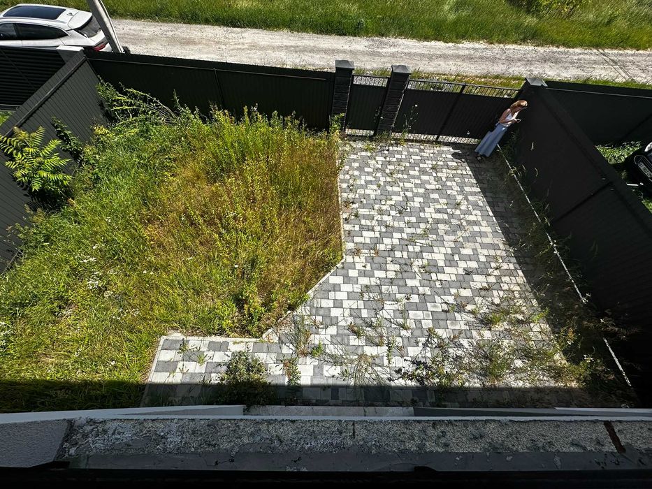 Дуплекс з великою ділянкою в Бучі