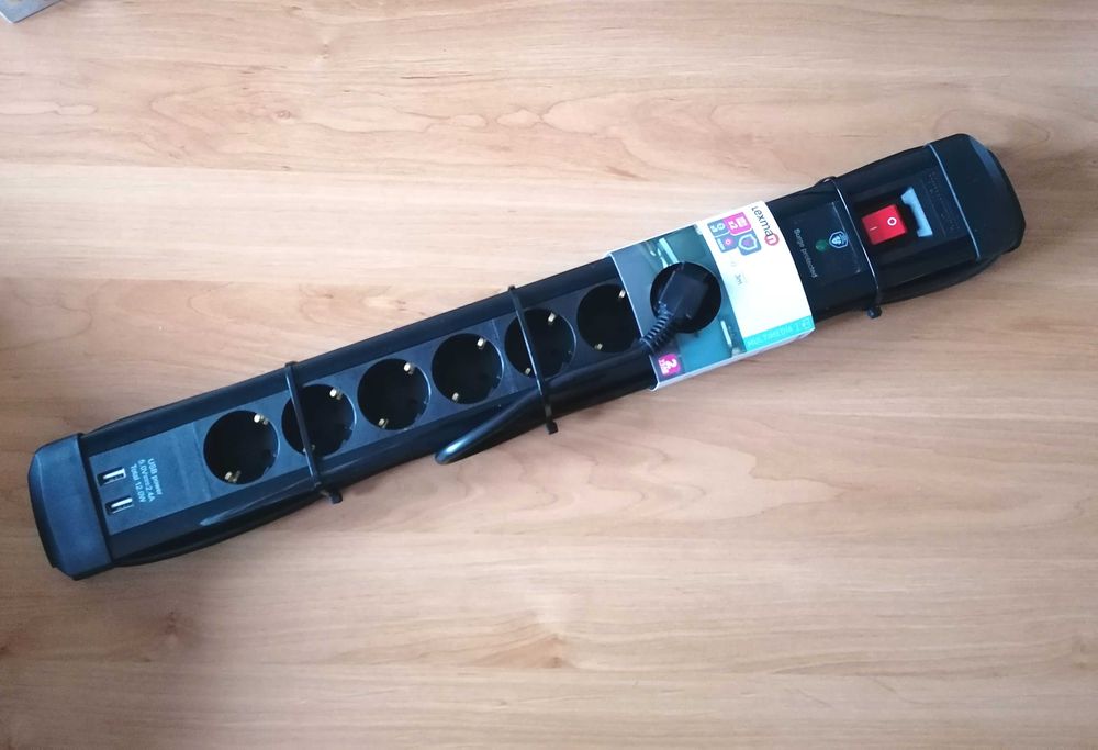 Extensão NOVA Lexman 8 tomadas e 2 USB