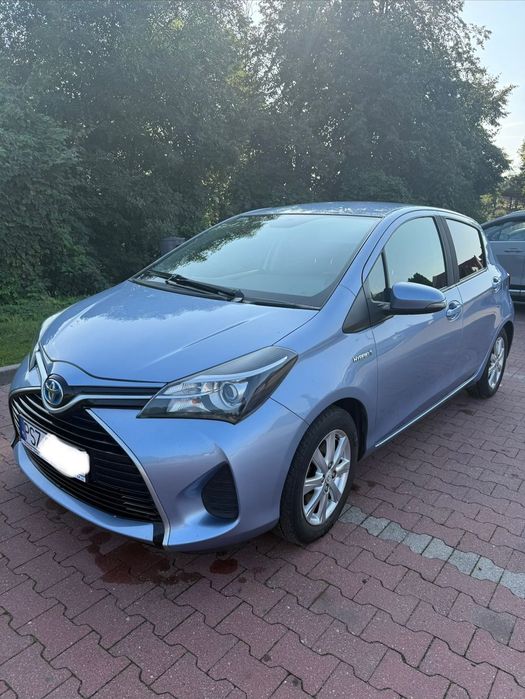 Toyota Yaris Zadbana Toyota Yaris hybryda 2015, mały przebieg
