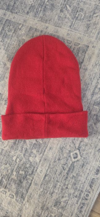 Czerwona czapka Calvin Klein Jeans  jesień zima