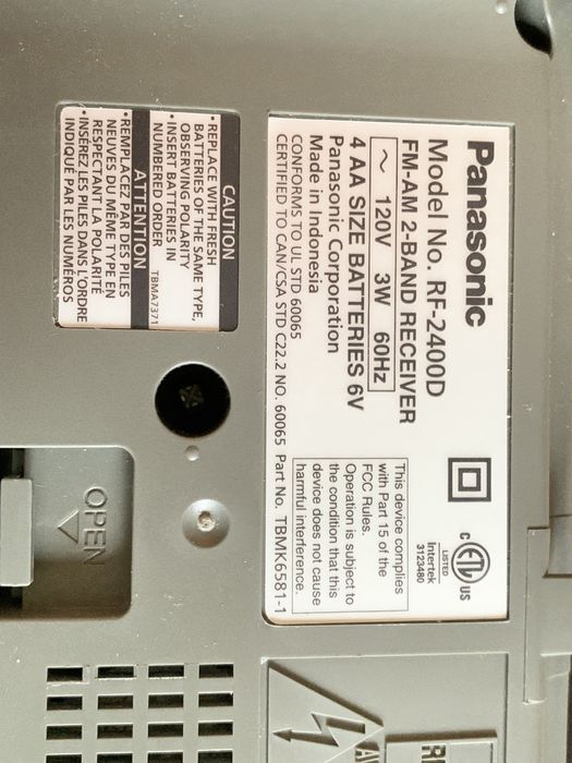 Радіоприймач Panasonic RF 2400D AM FM на батарейках АА