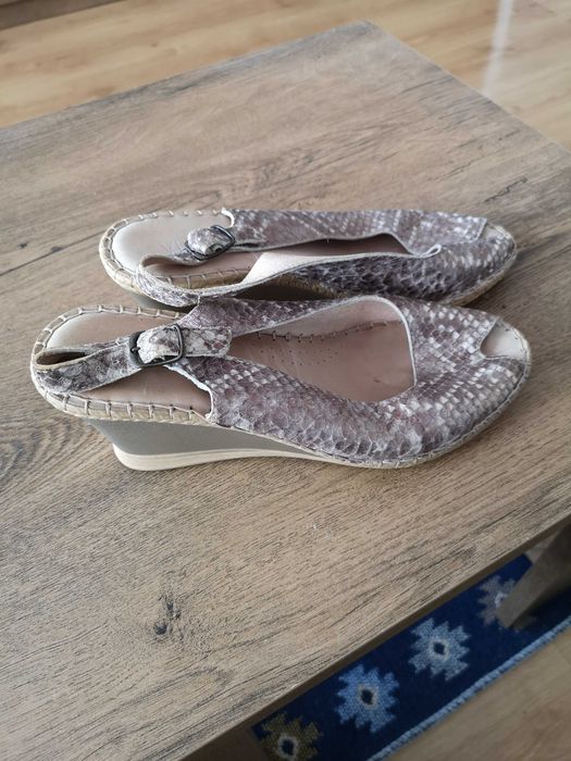 Buty damskie firmy VENEZIA rozmiar 39.