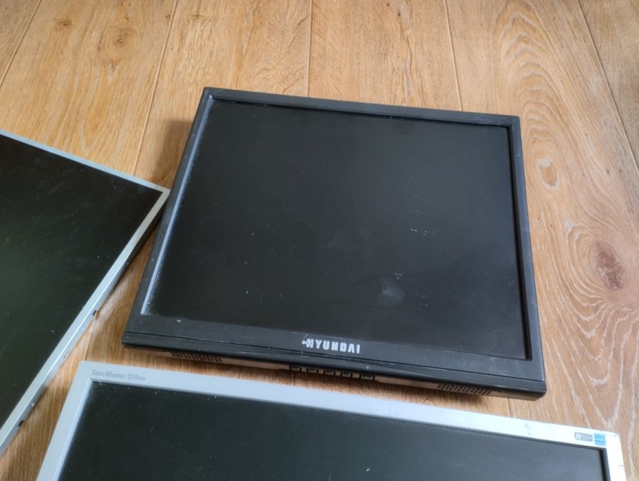 Монитор дисплей Samsung Hyundai