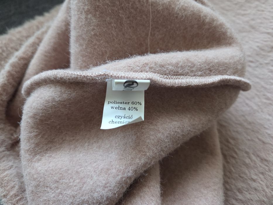 Komplet marki Creownia - czapka i komin