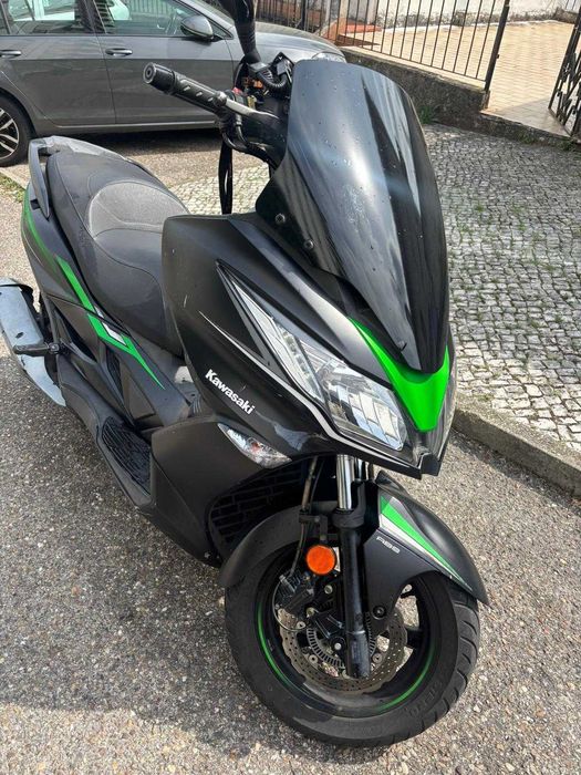 Vendo scooter Kawasaki J125 automática