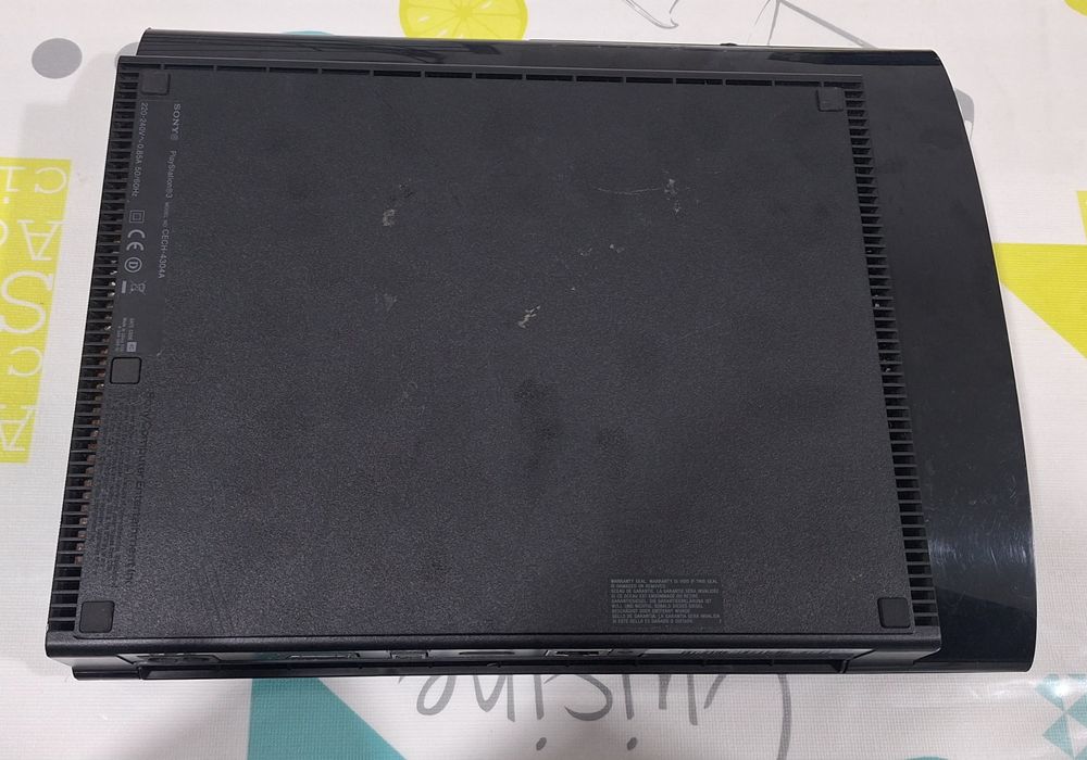 PlayStation 3 Super Slim 12GB (CECH 4304A)