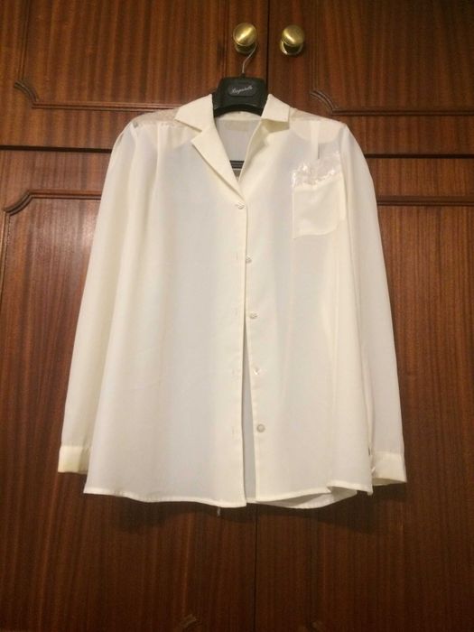 Camiseiro de mulher.