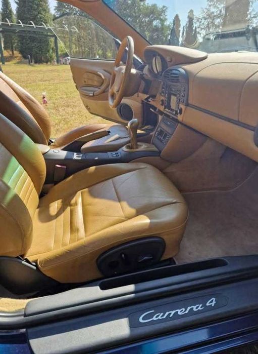 Porsche 911 Carrera 4 — photo 3
