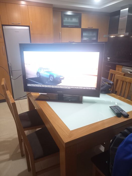 Televisor da marca Samsung ecrã  40 polegadas