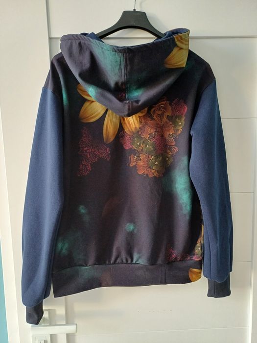 Nowa bluza z kapturem M "Kobiece piekno"