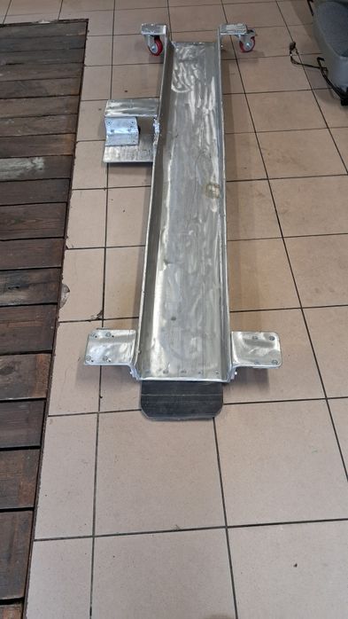 Platforma motocyklowa manewrowa, najazd rampa