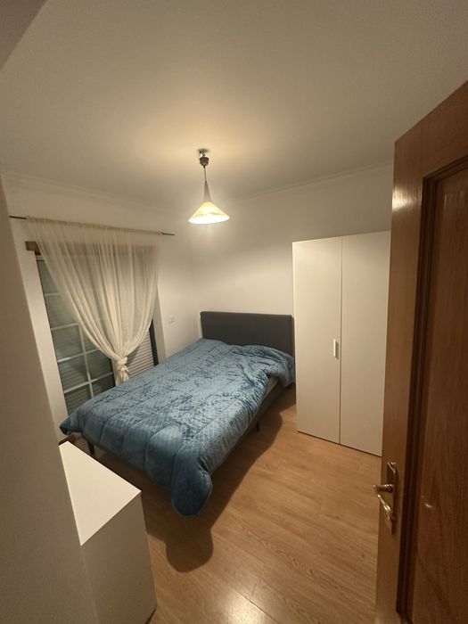 Quarto para arrendar