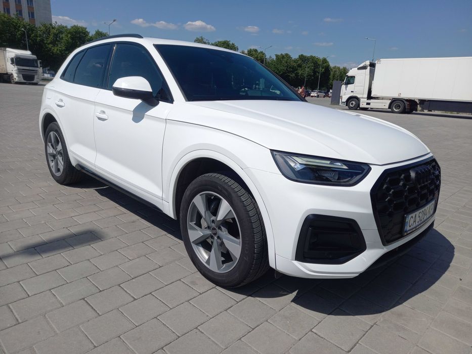 Audi Q5 2025 40 TFSI MHEV Quattro Premium. 16 тис пробігу. Стан нового