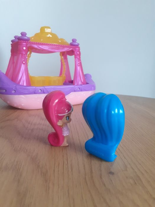Fisher-Price Shimmer i Shine Magiczna łódka Dżinów
 Zabawka do kąpieli