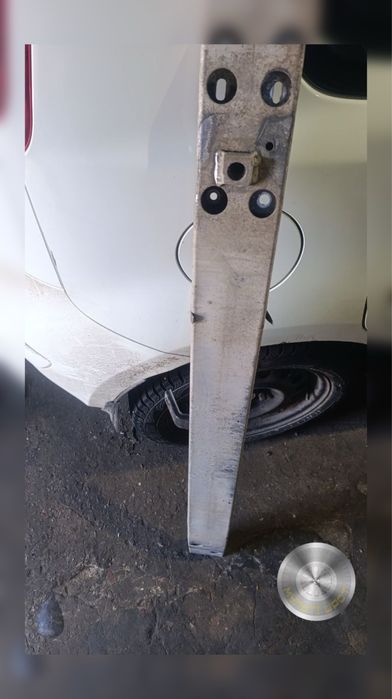 Усилитель бампера для Nissan Note E11 2009г.