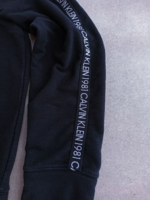 Calvin  Klein oryginalna  czarna bluza  rozmair  152, 156