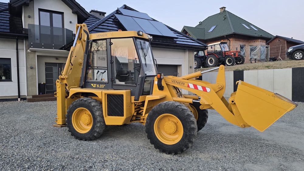Venieri 8.23 4x4 koparko ładowarka